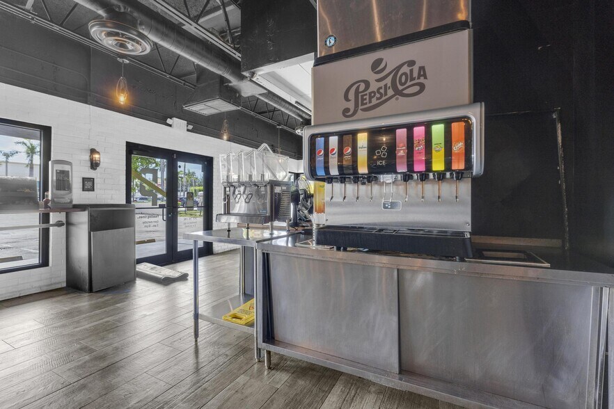 More Photos Of 4950 W 12th Ave, Hialeah Restaurant For Sale