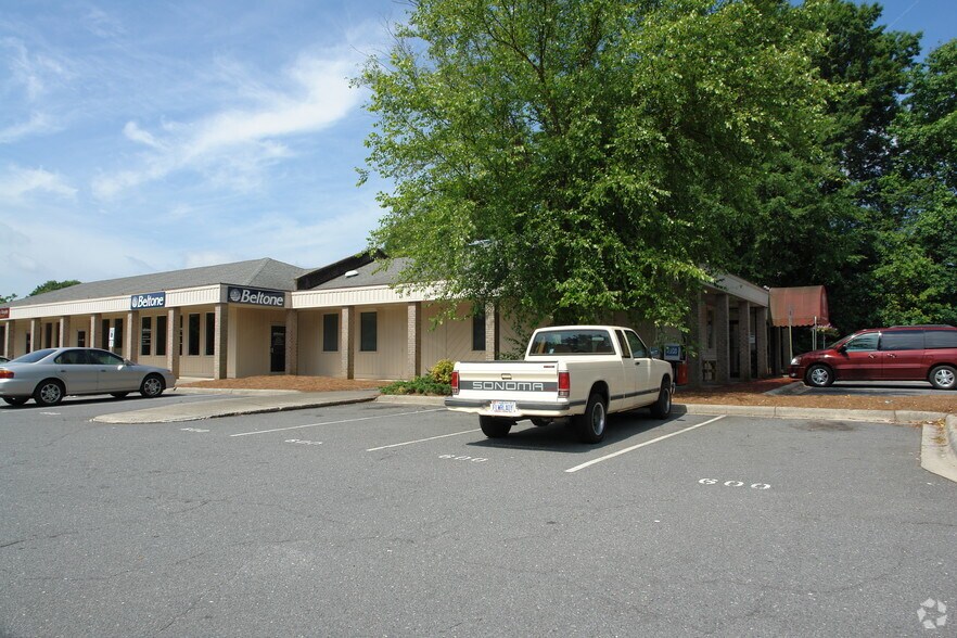 More Photos Of 600 Matthews Mint Hill Rd, Matthews Office For Lease
