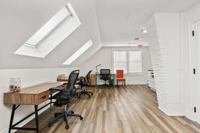 More Photos Of 742-762 Kings Hwy W, Southport Office For Lease