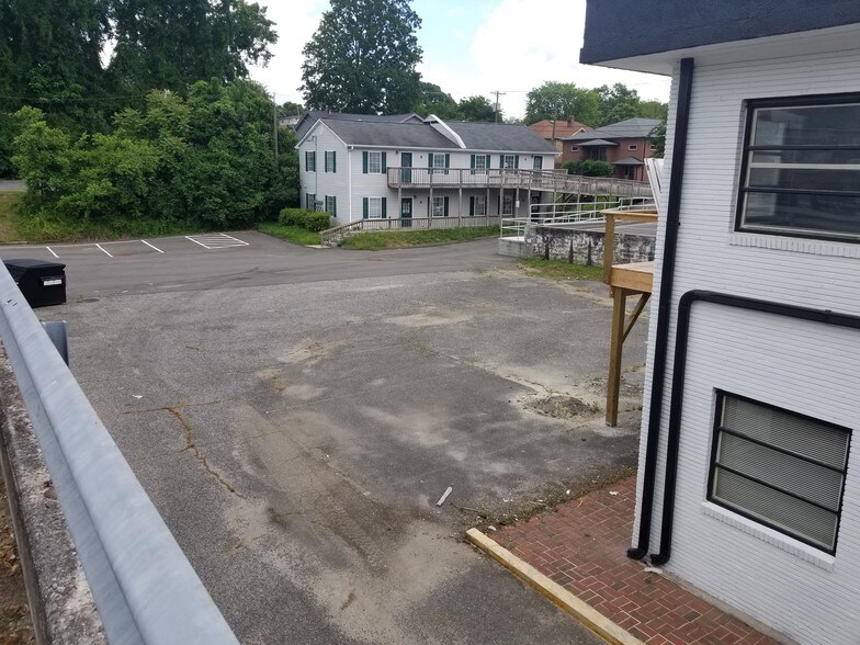 More Photos Of 318 S South St, Gastonia Office For Lease