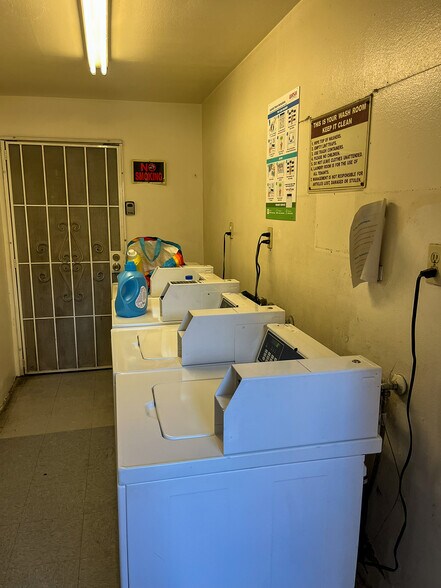 More Photos Of 13956 Vanowen St, Van Nuys Apartments For Sale