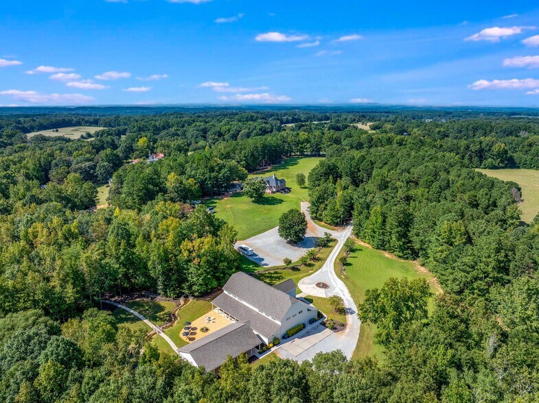 More Photos Of 700 Blacks Creek Church Rd, Commerce Lodge Meeting Hall For Sale