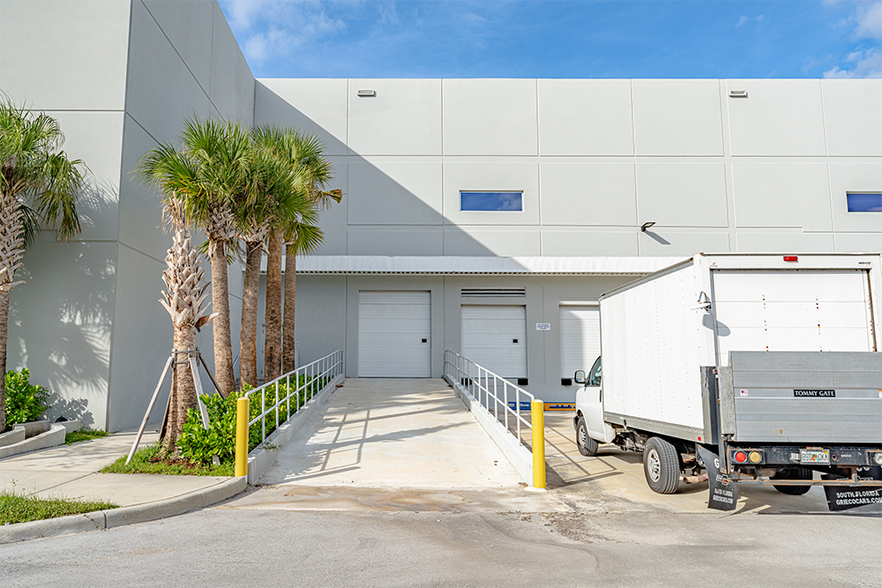 More Photos Of 12000 NW 39 St, Coral Springs Unknown For Lease