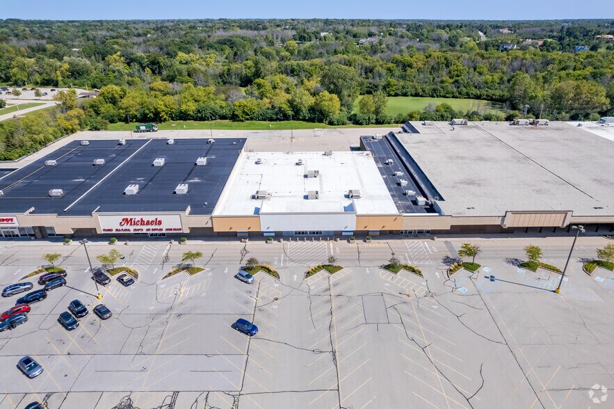 More Photos Of 9124-9200 N Green Bay Ave, Brown Deer Storefront For Lease
