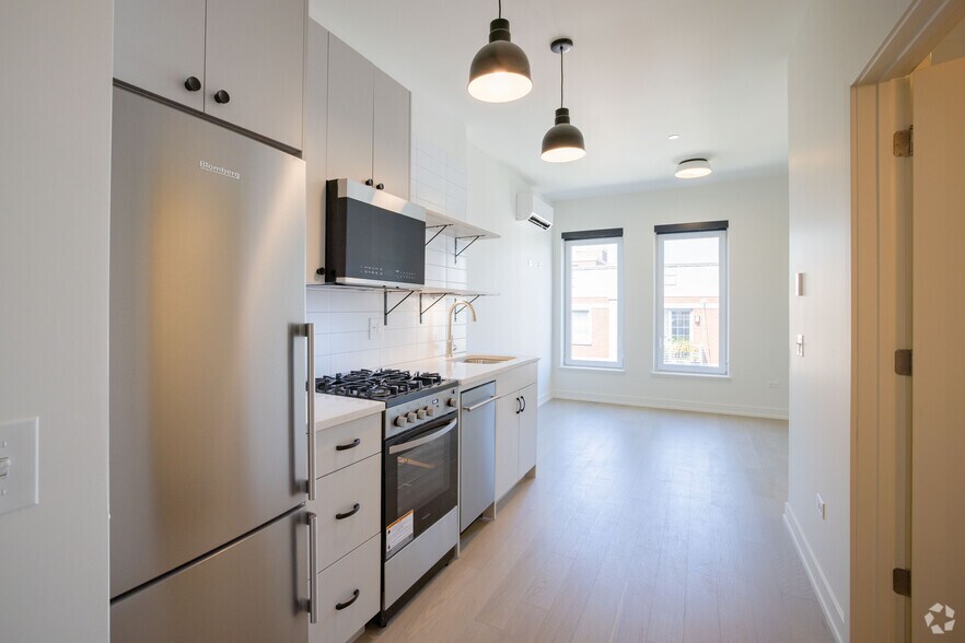 More Photos Of 4600 N Kenmore Ave, Chicago Apartments For Lease