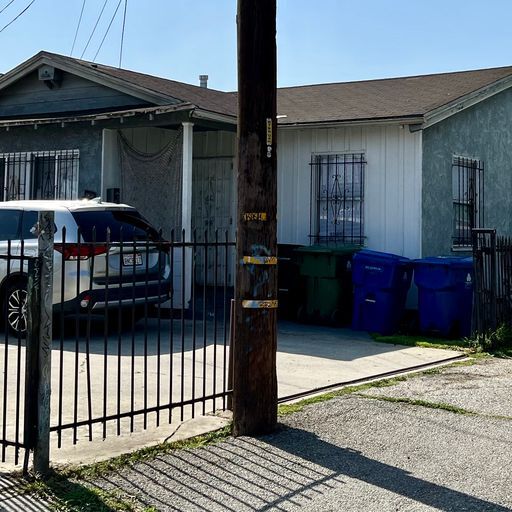 More Photos Of 10007 S San Pedro St, Los Angeles Apartments For Lease