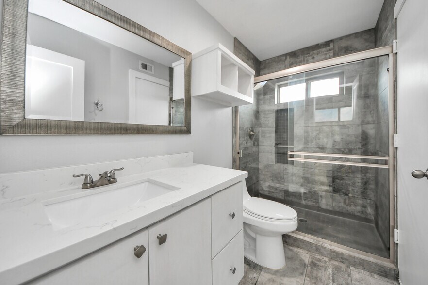 More Photos Of 1708 Winter St, Houston Apartments For Sale