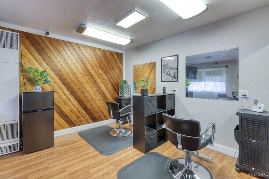 More Photos Of 3816 Pioneer Trl, South Lake Tahoe Office For Sale