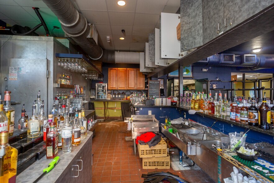 More Photos Of 801 E New Haven Ave, Melbourne Restaurant For Sale