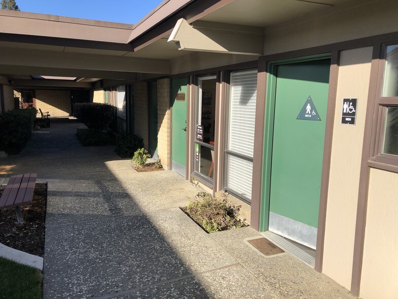 More Photos Of 1204 Cottonwood St, Woodland Office For Sale