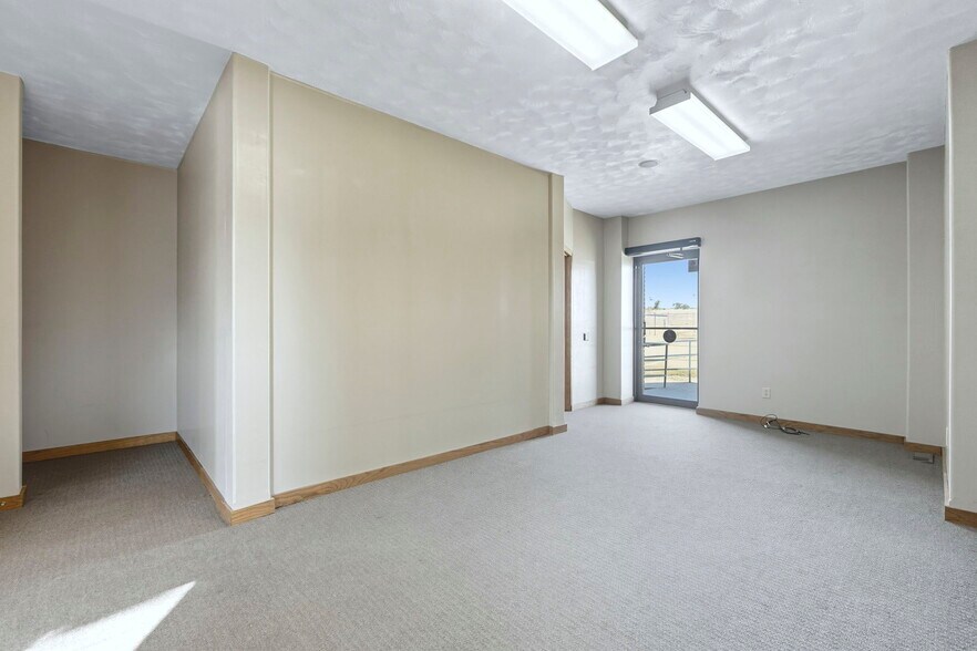 More Photos Of 1804 E Center St, Warsaw Loft Creative Space For Sale