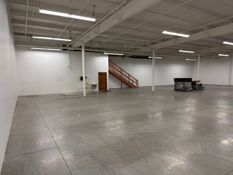 More Photos Of 11114-11158 James St, Zeeland Warehouse For Sale