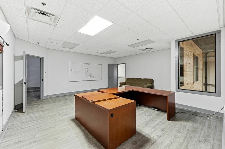More Photos Of 4336 Cornelia Hwy, Lula Freestanding For Lease