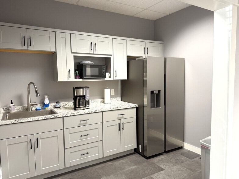 More Photos Of 7658 Design Dr, Baxter Office For Lease