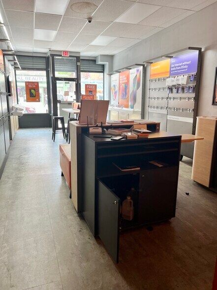 More Photos Of 637-641 Park St, Hartford Storefront Retail Residential For Lease