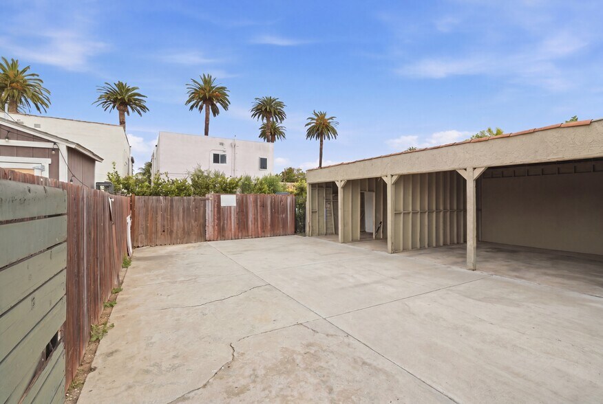 More Photos Of 2744 S Redondo Blvd, Los Angeles Apartments For Sale