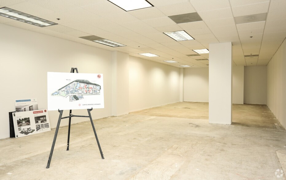More Photos Of 2411 Dulles Corner Park, Herndon Office For Lease