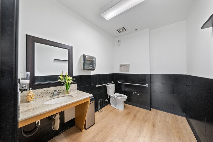 More Photos Of 25843 Jefferson Ave, Murrieta Light Distribution For Sale