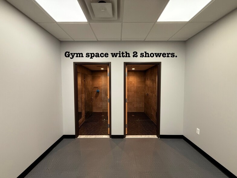 More Photos Of 28975 Grand River Ave, Farmington Hills Auto Dealership For Sale