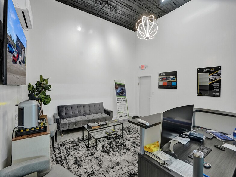 More Photos Of 15-21 NW 9th Ave, Fort Lauderdale Warehouse For Sale