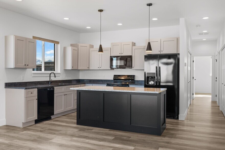 More Photos Of 202 Fletching Way, Belgrade Industrial For Sale