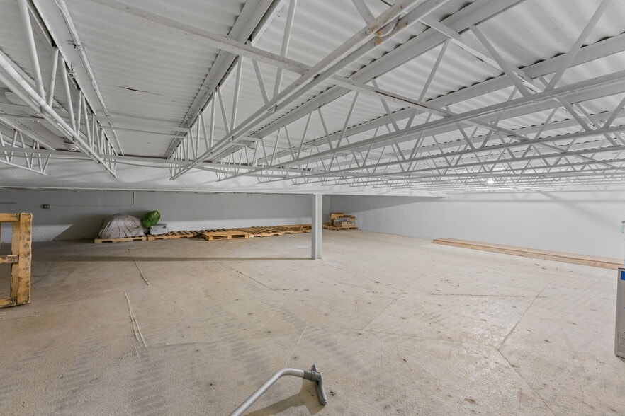 More Photos Of 628 Belmont St, Brockton Freestanding For Sale