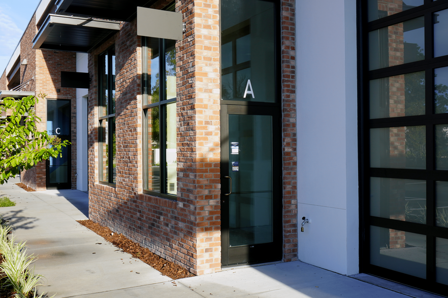 More Photos Of 771 Garden Commerce, Winter Garden Research And Development For Lease