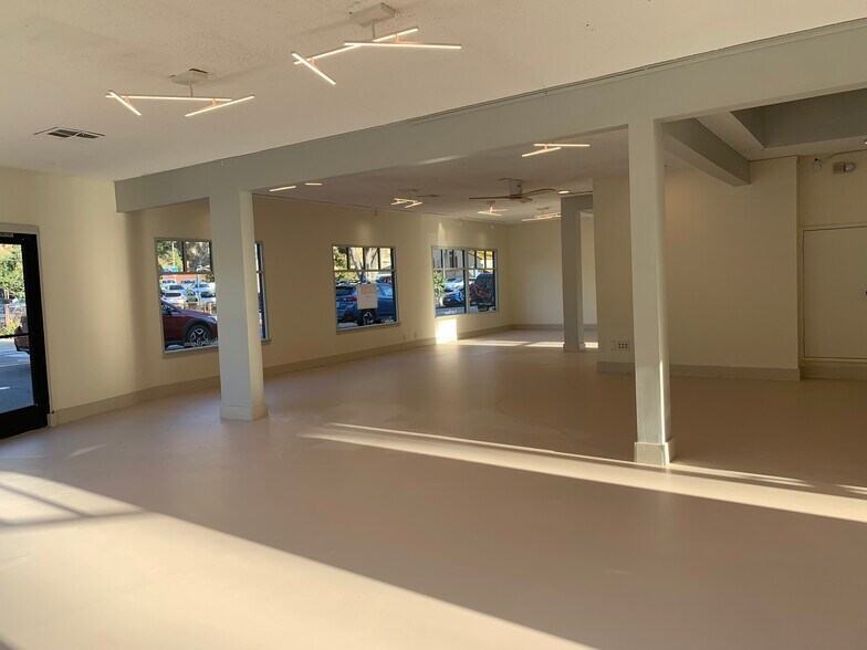 More Photos Of 480-506 Ocean Ave, Laguna Beach Storefront For Lease