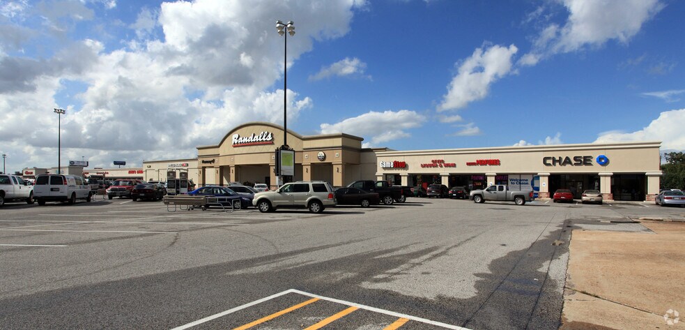Primary Photo Of 5240-5392 W 34th St, Houston General Retail For Lease