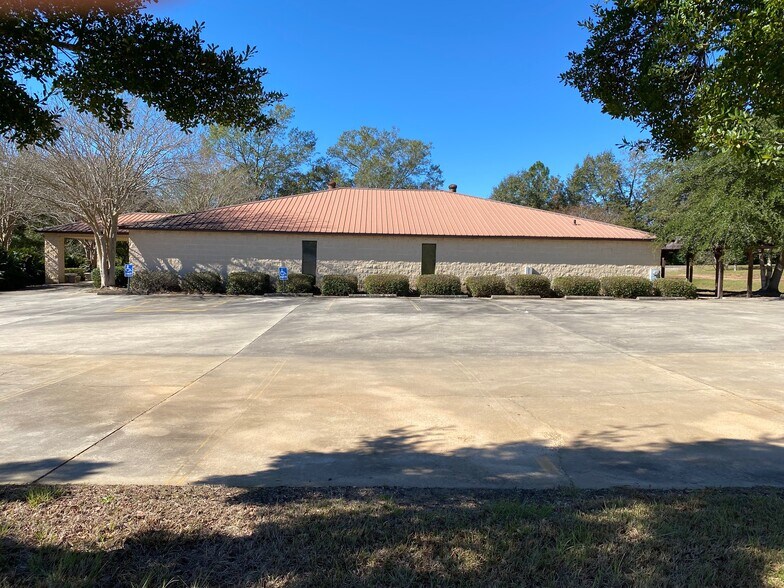 More Photos Of 113 Moody Cir, Lyons Office For Sale