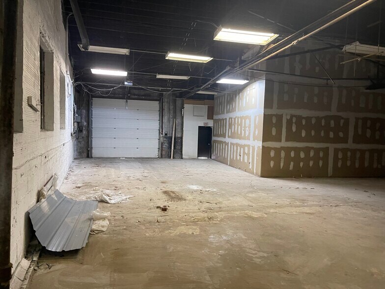 More Photos Of 537 Lincoln Hwy, East McKeesport Storefront For Sale