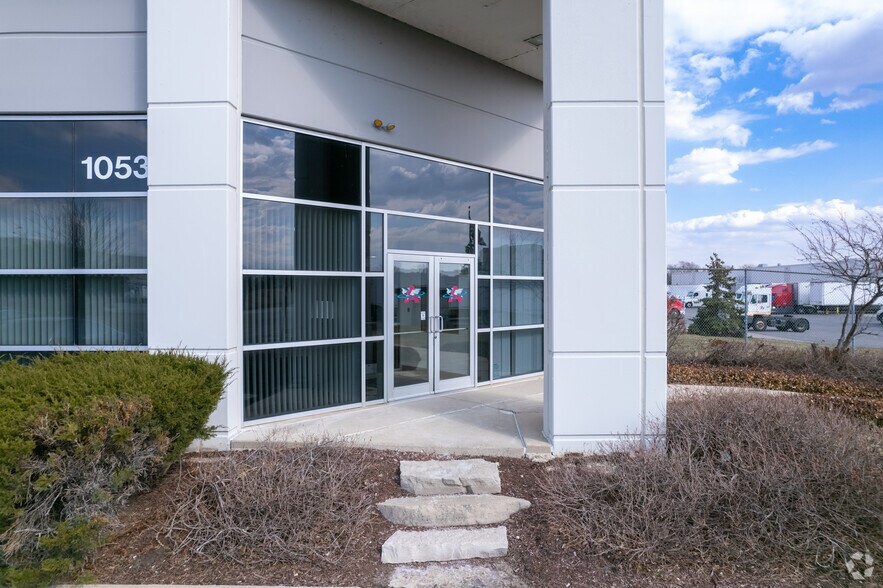 More Photos Of 1053 Schmidt Rd, Romeoville Warehouse For Lease