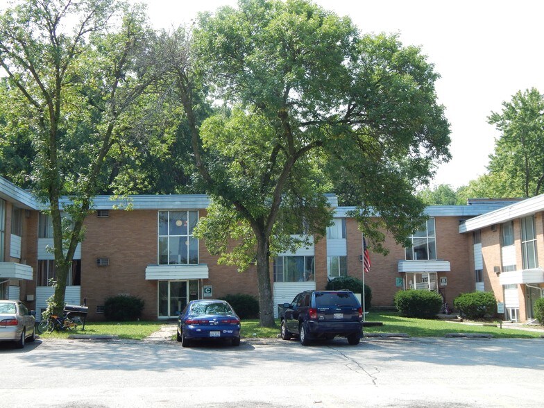 More Photos Of 1103 25th St, Rock Island Apartments For Sale