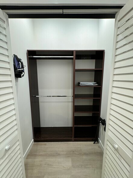 More Photos Of 7416 S Western Ave, Los Angeles Office For Sale
