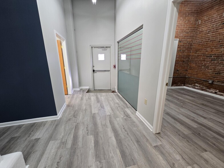 More Photos Of 1667 E 40th St, Cleveland Loft Creative Space For Sale
