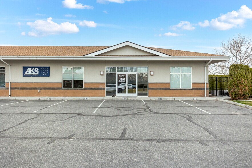 More Photos Of 501 N Quay St, Kennewick Warehouse For Lease