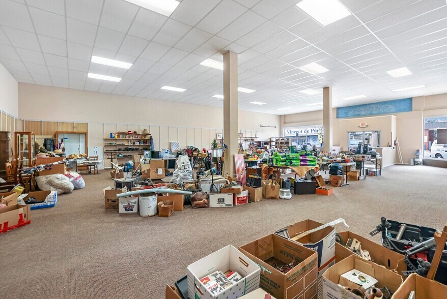 More Photos Of 233 Main Ave E, Twin Falls Storefront For Sale