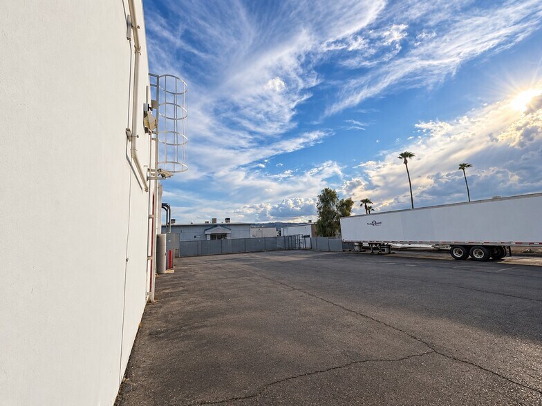 More Photos Of 4822 S 40th St, Phoenix Warehouse For Lease