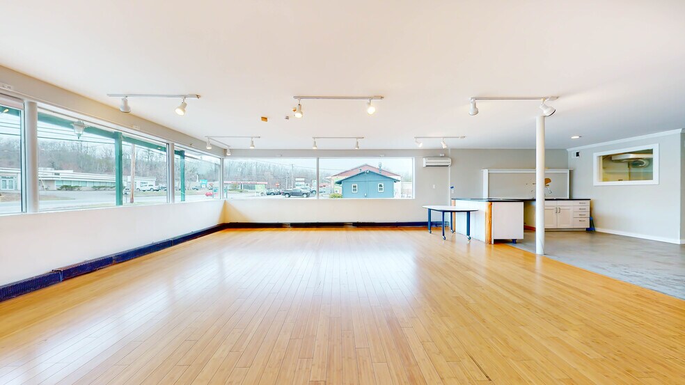 More Photos Of 906 Rt-28, Kingston Restaurant For Sale