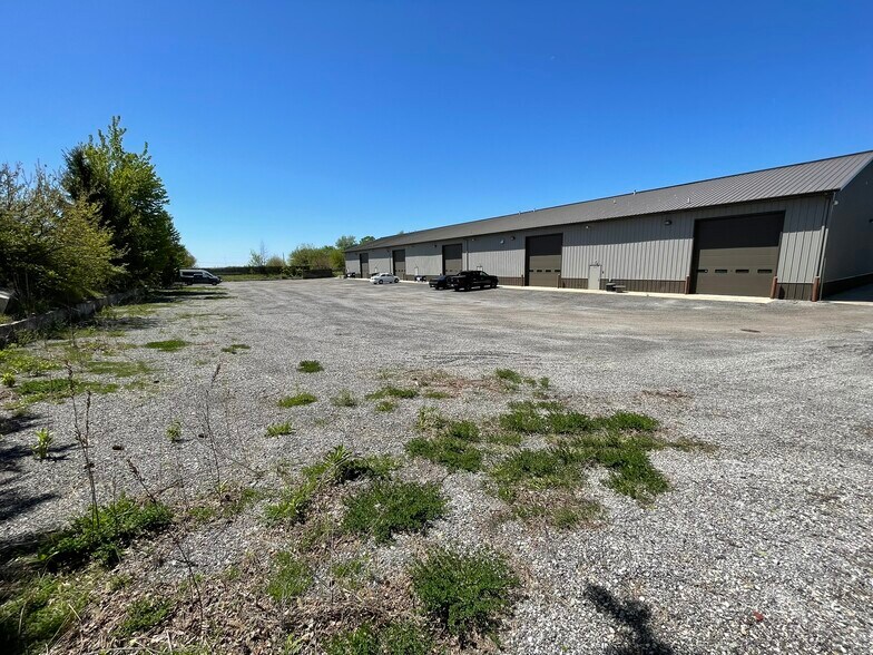 More Photos Of 747 Herra St, Elburn Light Manufacturing For Lease