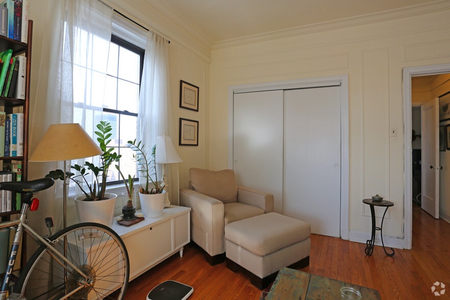 More Photos Of 135 S 20th St, Philadelphia Apartments For Lease