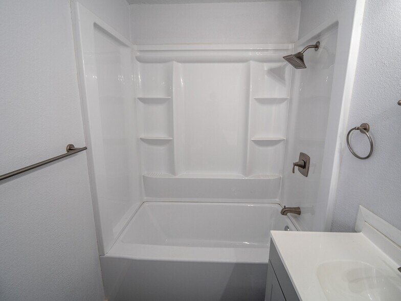 More Photos Of 420 W Johnson St, Norman Multifamily For Sale