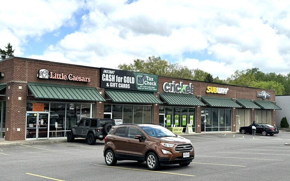 Primary Photo Of 4774 Mahoning Ave, Youngstown Storefront For Sale