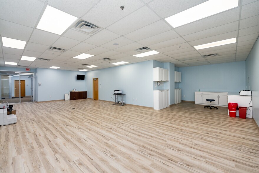 More Photos Of 7760 W VOA Park Dr, West Chester Medical For Lease