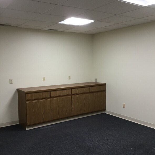 More Photos Of 87 Stambaugh Ave, Sharon Office For Lease