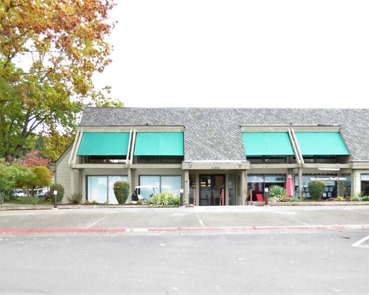 More Photos Of 31960 SW Charbonneau Dr, Wilsonville Office For Lease