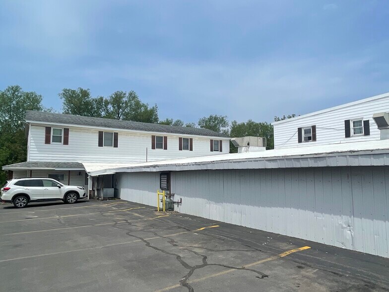 More Photos Of 2 S Main St, Norfolk Supermarket For Sale