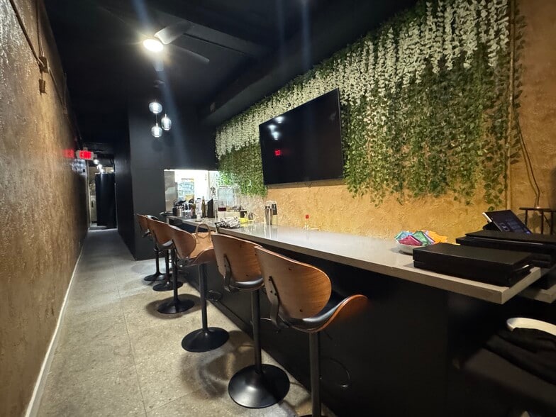 More Photos Of 1904 Hollywood Blvd, Hollywood Freestanding For Lease
