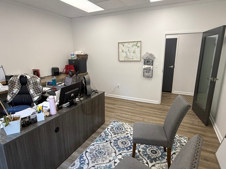 More Photos Of 1155 Hightower Trl, Atlanta Medical For Sale