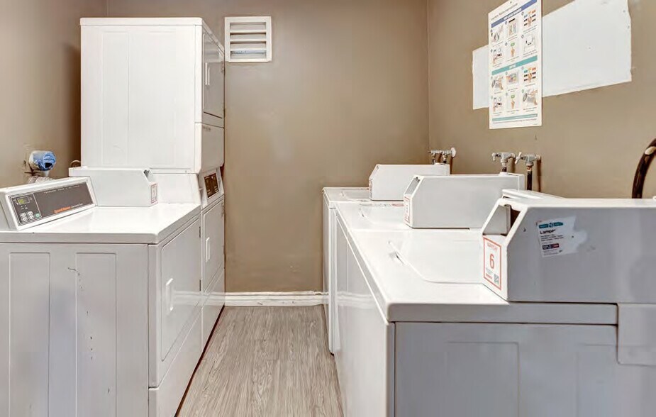 More Photos Of 1480 7th St, Riverside Apartments For Sale